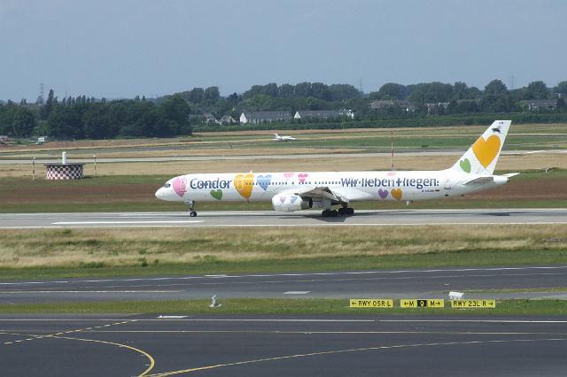 dscf1906.jpg - D-ABON Condor Boeing 757-330
