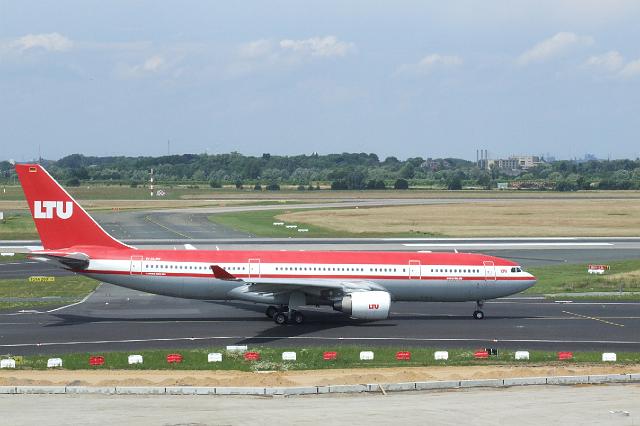 dscf1913.jpg - D-ALPF LTU International Airways Airbus A330-223