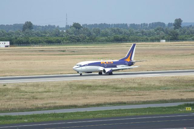 dscf1916.jpg - VP-BBH KD Avia Boeing 737-306