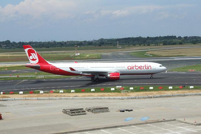 dscf1925.jpg - D-AERK Air Berlin Airbus A330-322