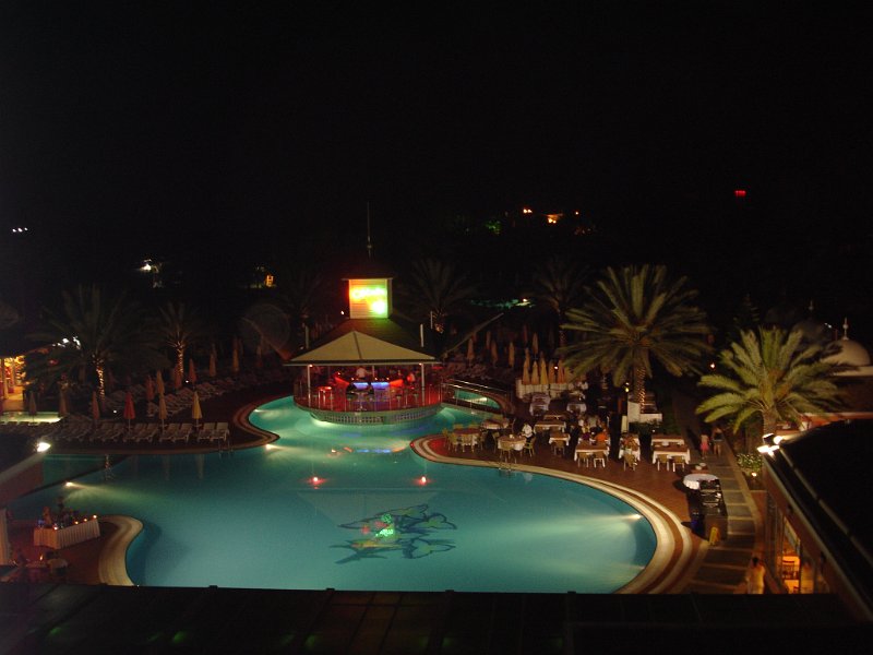 dsc00727.jpg - Pool bei Nacht