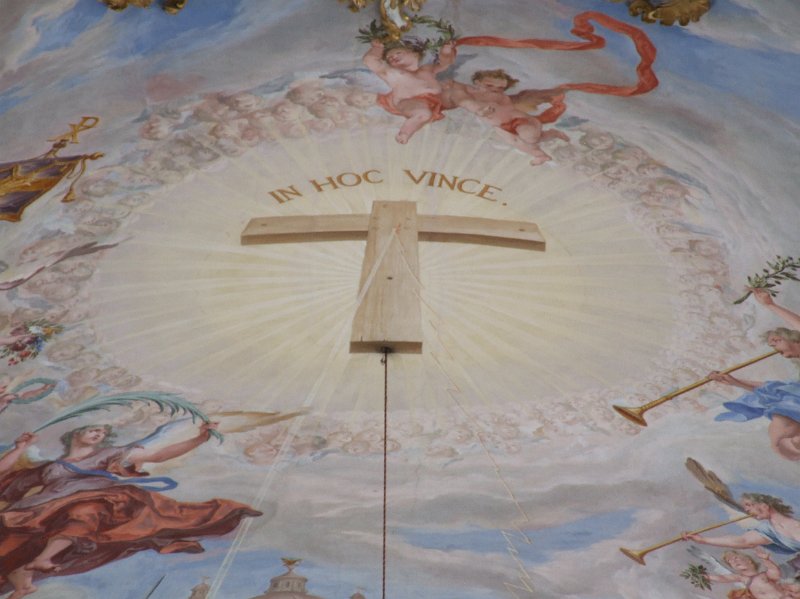 dscf3644.jpg - Deckengemälde von Felix Anton Scheffler mit geheimnisvollem Deckenkreuz